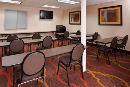 Hampton Inn Columbus-East - image 19