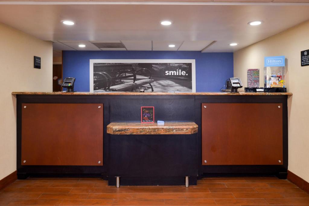 Hampton Inn Columbus-East - image 3