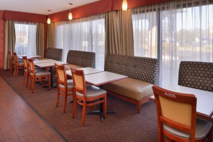 Hampton Inn Columbus-East - image 9