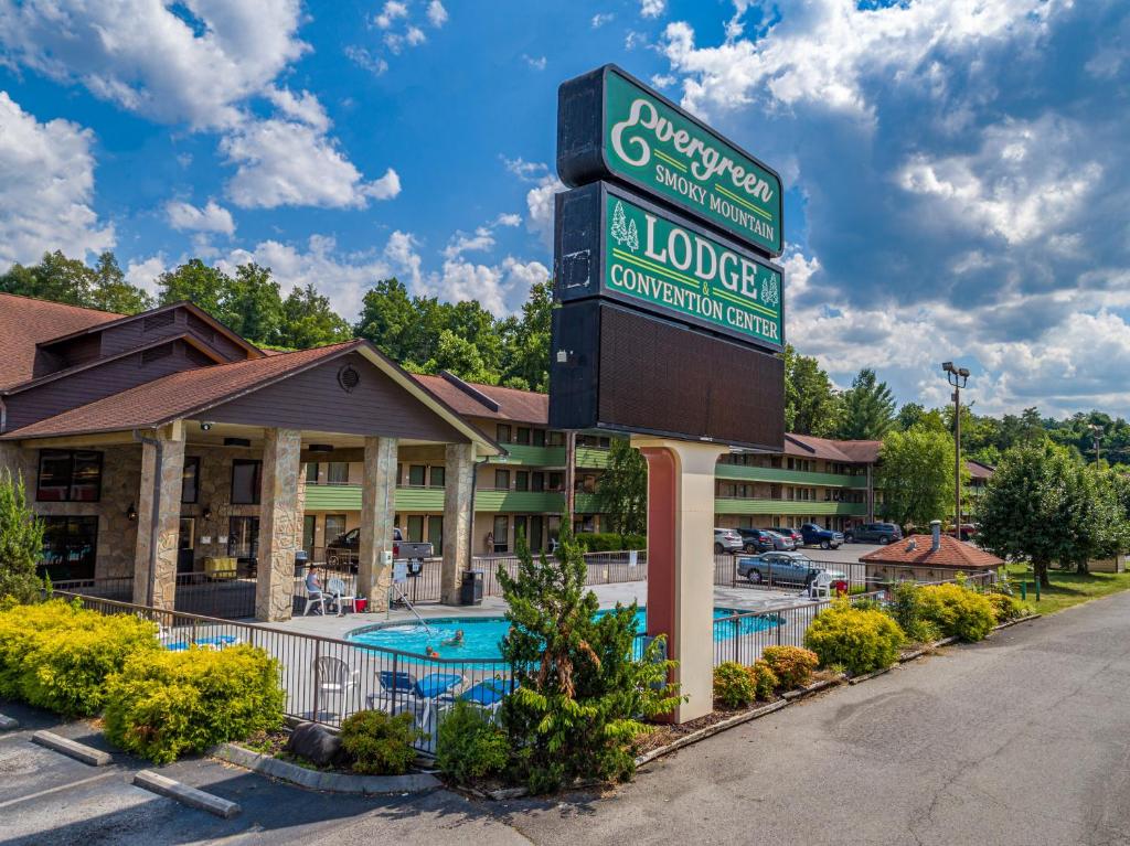 Evergreen Smoky Mountain Lodge & Convention Center - main image