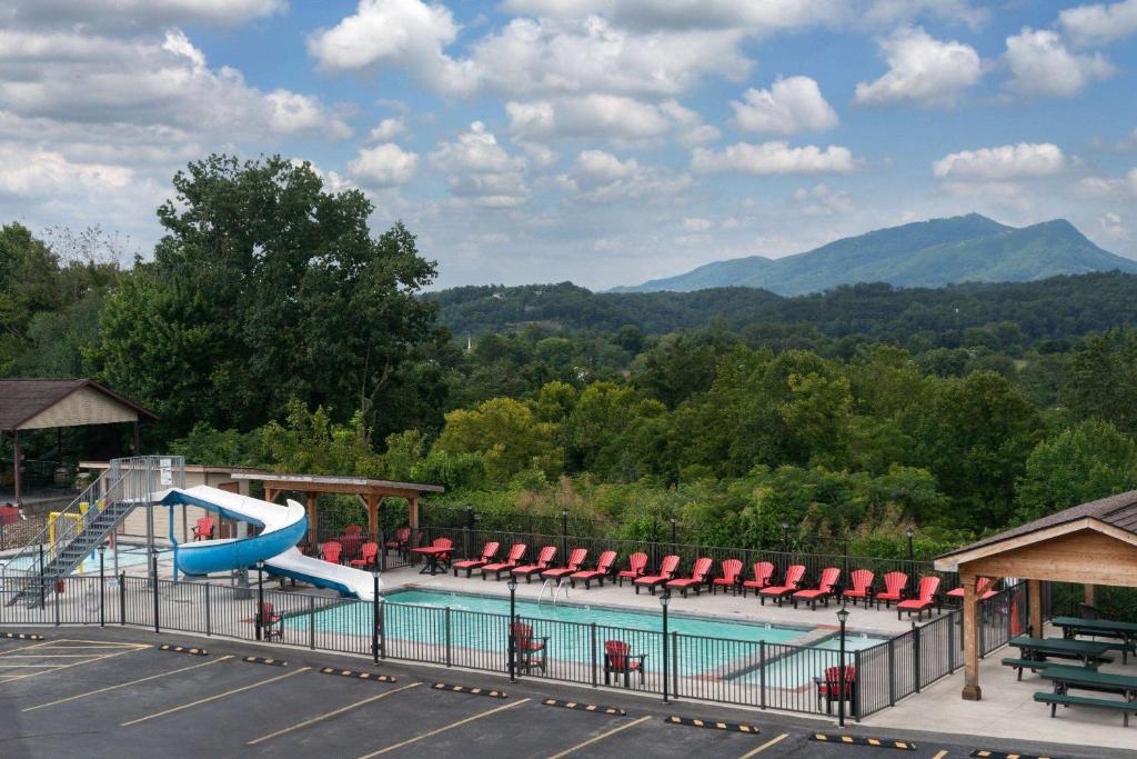 Howard Johnson by Wyndham Pigeon Forge - image 5