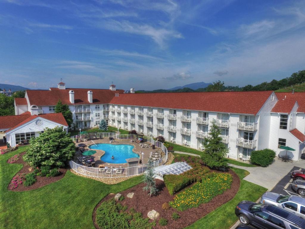 Comfort Inn Apple Valley Sevierville - image 2