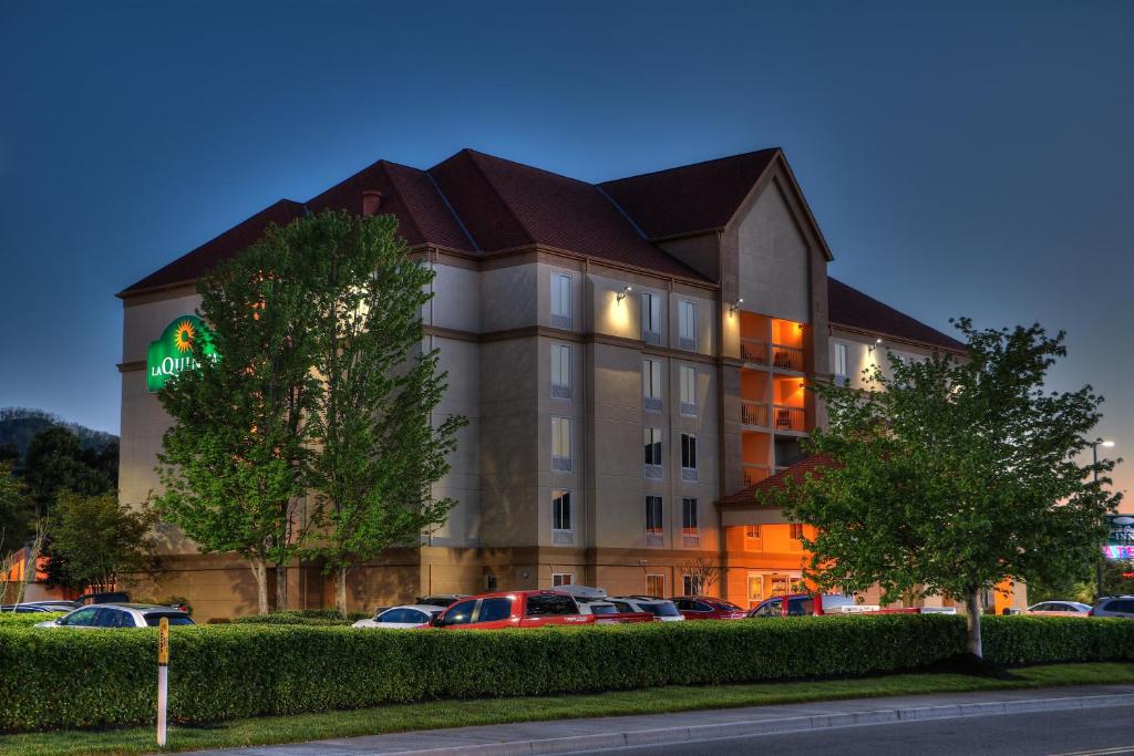 La Quinta by Wyndham Pigeon Forge - main image