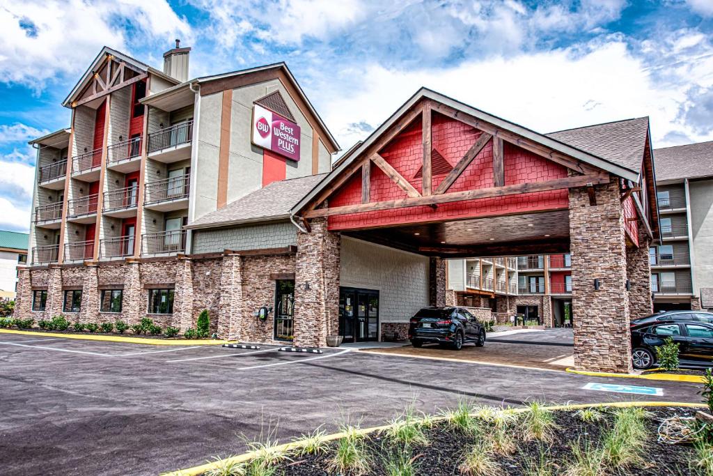 Best Western Plus Mountain Melodies Inn & Suites - main image