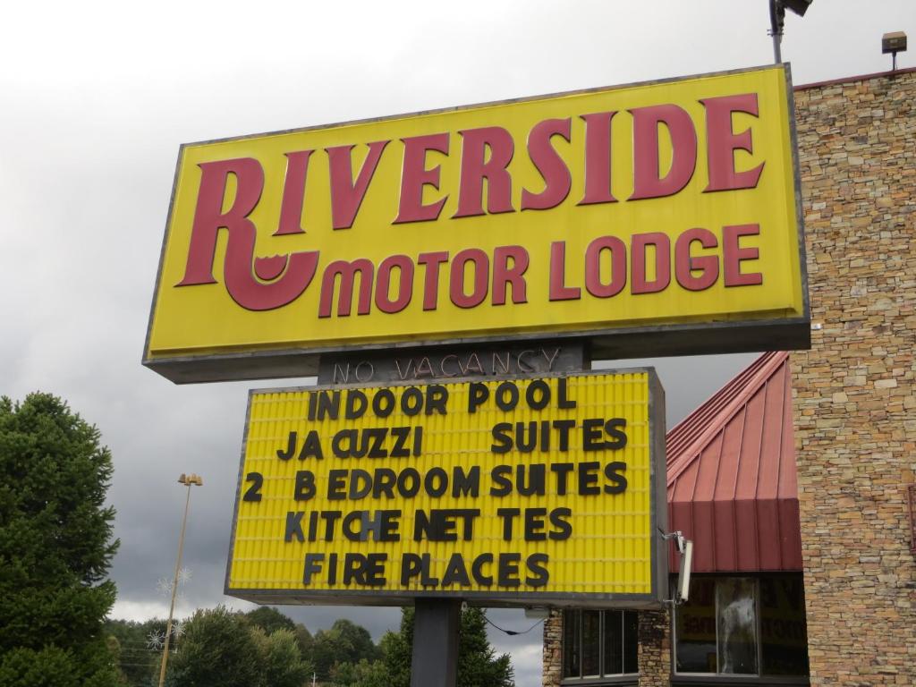 Riverside Motor Lodge - Pigeon Forge - image 2