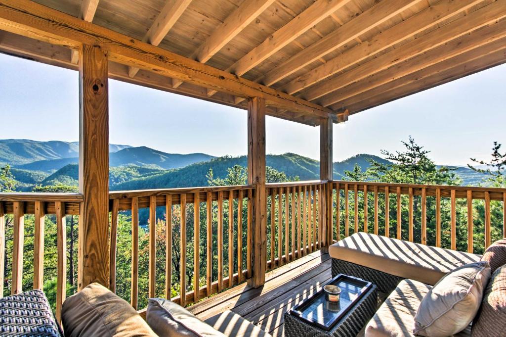 A Grand View - Private Smoky Mtn Family Retreat! - main image