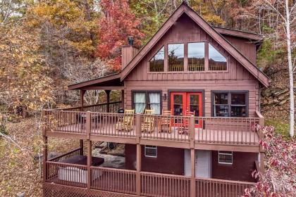 Scenic Solitude in Pigeon Forge with Hot tub and View Pigeon Forge