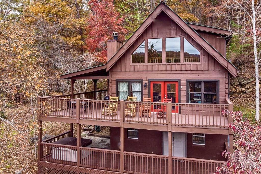 Scenic Solitude in Pigeon Forge with Hot Tub and View - main image