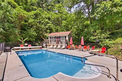 Pigeon Forge Cabin by Dollywood with Private Pool Tennessee