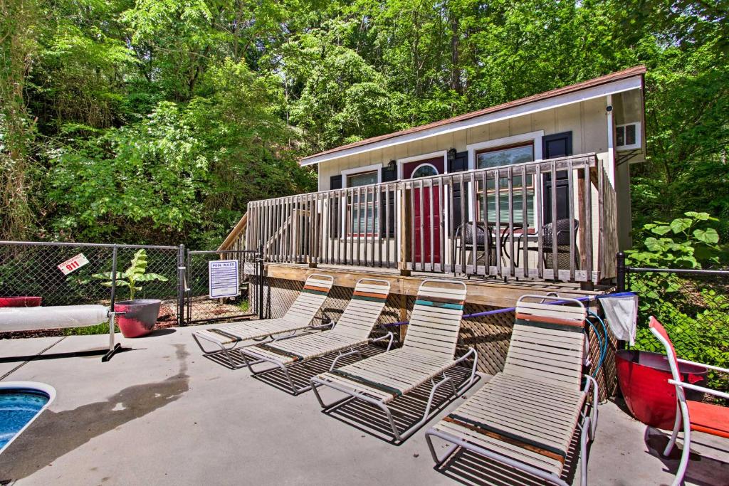 Pigeon Forge Cabin by Dollywood with Private Pool! - image 4