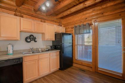 Deer Tracks Retreat in Pigeon Forge! - image 5