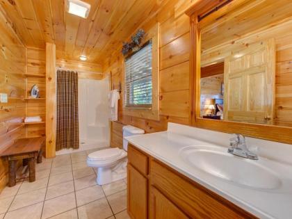 Moonlight Theater Lodge 3 Bedrooms Hot Tub Pool Sleeps 14 - image 15