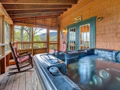 Huckleberry Ridge 2 Bedrooms Hot tub Pool table Pet Friendly Sleeps 8 Pigeon Forge