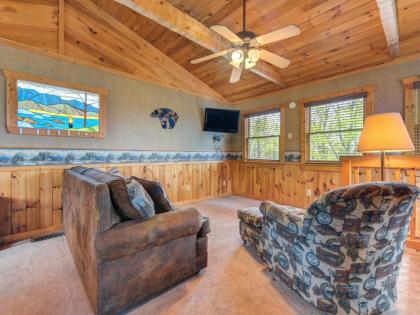 Huckleberry Ridge 2 Bedrooms Hot Tub Pool Table Pet Friendly Sleeps 8 - image 10