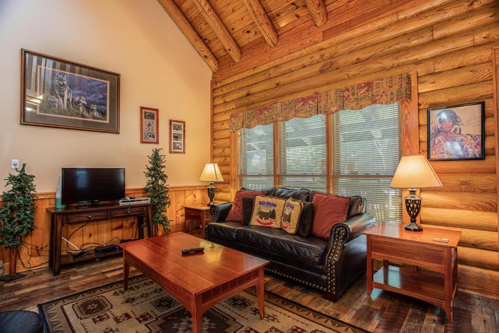 Great Wolf Cabin in Pigeon Forge! - main image