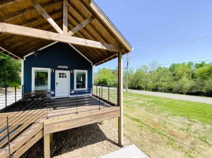 Cozy Smoky Mountain Tiny House - image 18