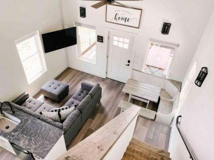 Cozy Smoky Mountain Tiny House - image 8