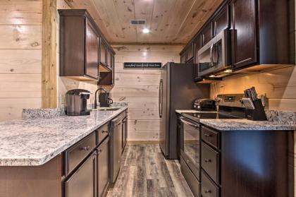 Modern Cabin with Hot Tub Explore Pigeon Forge - image 9