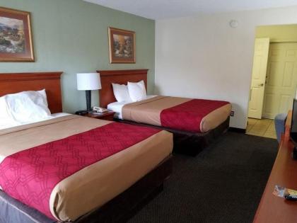 Econo Lodge - image 2