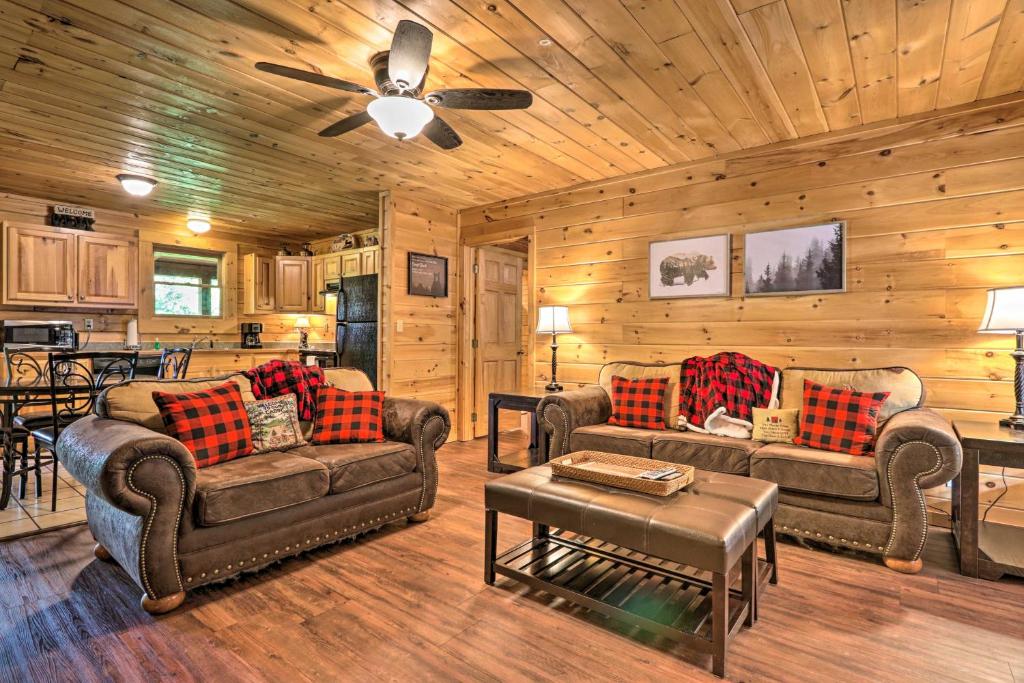 Cabin with Deck and Fireplace Less Than 3 Mi to Dollywood! - image 3