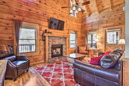 Cozy Cabin with Hot tub in the Heart of Pigeon Forge Pigeon Forge