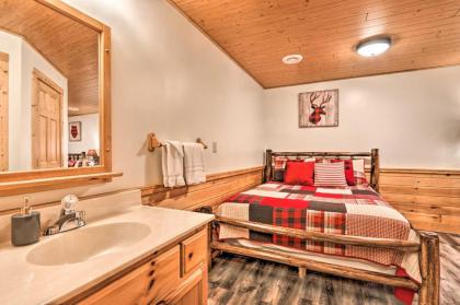 Cozy Cabin with Hot Tub in the Heart of Pigeon Forge - image 15