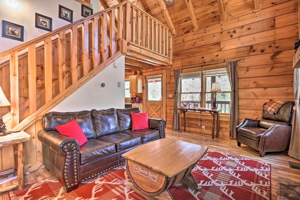 Cozy Cabin with Hot Tub in the Heart of Pigeon Forge - image 5