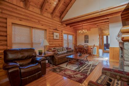 NEW! Bogey Bear Accomodations in Pigeon Forge Resort! - image 3