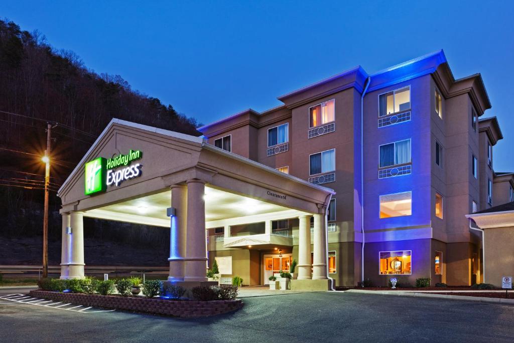 Holiday Inn Express and Suites Pikeville an IHG Hotel - image 3