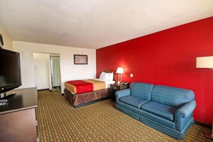 Econo Lodge Inn And Suites - Pilot Mountain - image 11