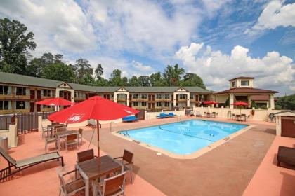 Econo Lodge Inn And Suites - Pilot Mountain - image 13