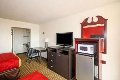 Econo Lodge Inn And Suites - Pilot Mountain - image 9