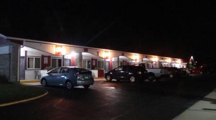 Pinconning Trail Inn Motel - image 12