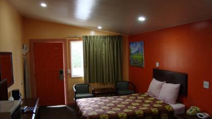 Pinconning Trail Inn Motel - image 3