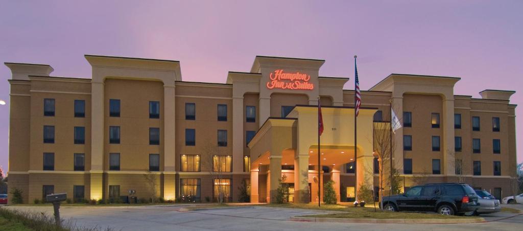 Hampton Inn & Suites Pine Bluff - main image