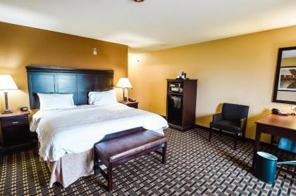 Hampton Inn & Suites Pine Bluff - image 3