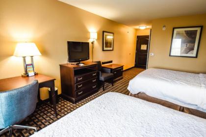 Hampton Inn & Suites Pine Bluff - image 8