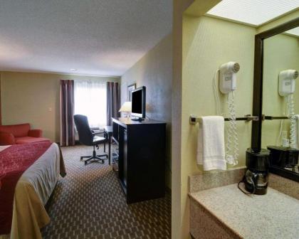 Quality Inn & Suites Pine Bluff - image 15