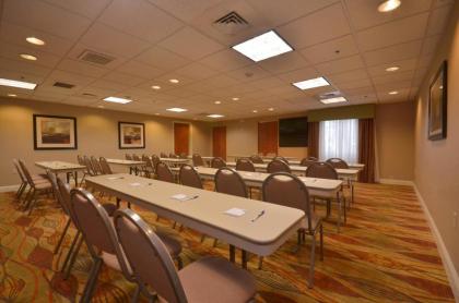 Holiday Inn Express & Suites Pine Bluff/Pines Mall an IHG Hotel - image 4