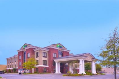 Holiday Inn Express & Suites Pine Bluff/Pines Mall an IHG Hotel - image 6