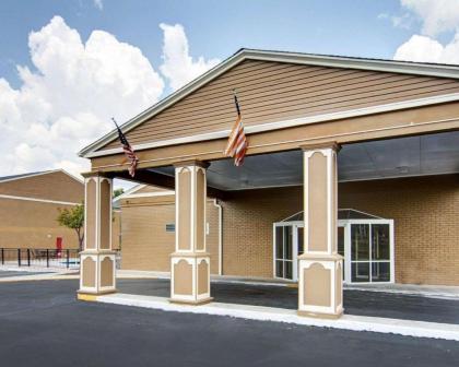 Econo Lodge Pine Bluff - image 8