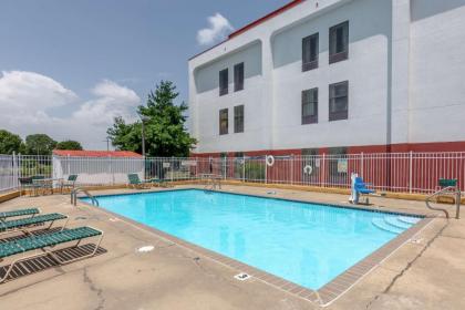 Motel 6-Pine Bluff AR - image 9