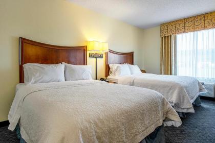 Hampton Inn Pine Grove - image 11