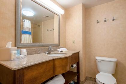 Hampton Inn Pine Grove - image 8