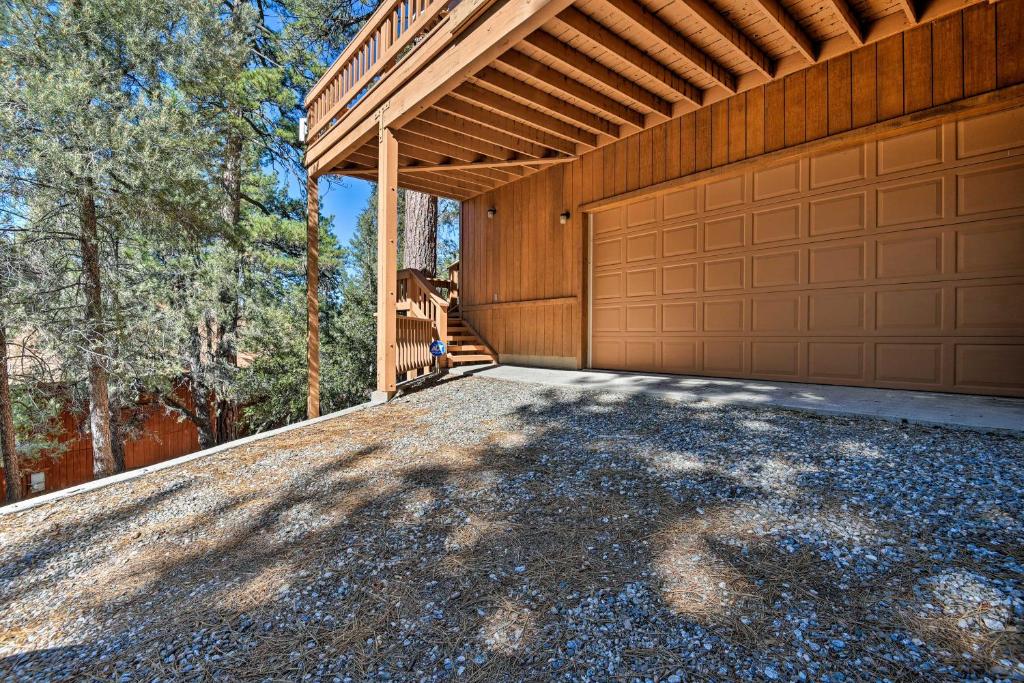 Pine Mountain Club Cottage with Wraparound Deck! - image 5