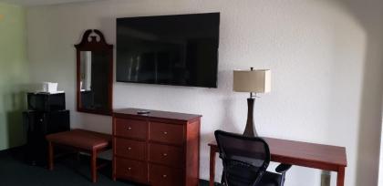 Garden inn & suites pine Mountain - image 11