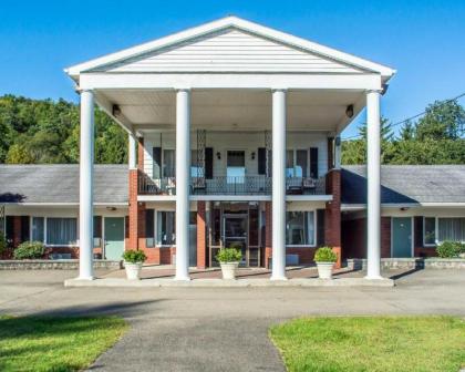 Hotel in Pine Valley New York