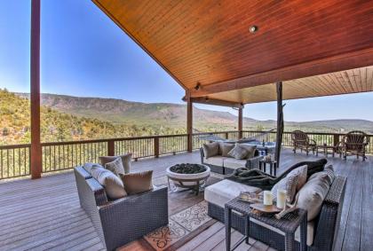 AZ Rim Retreat in Pine with Deck Hot tub and Views Arizona