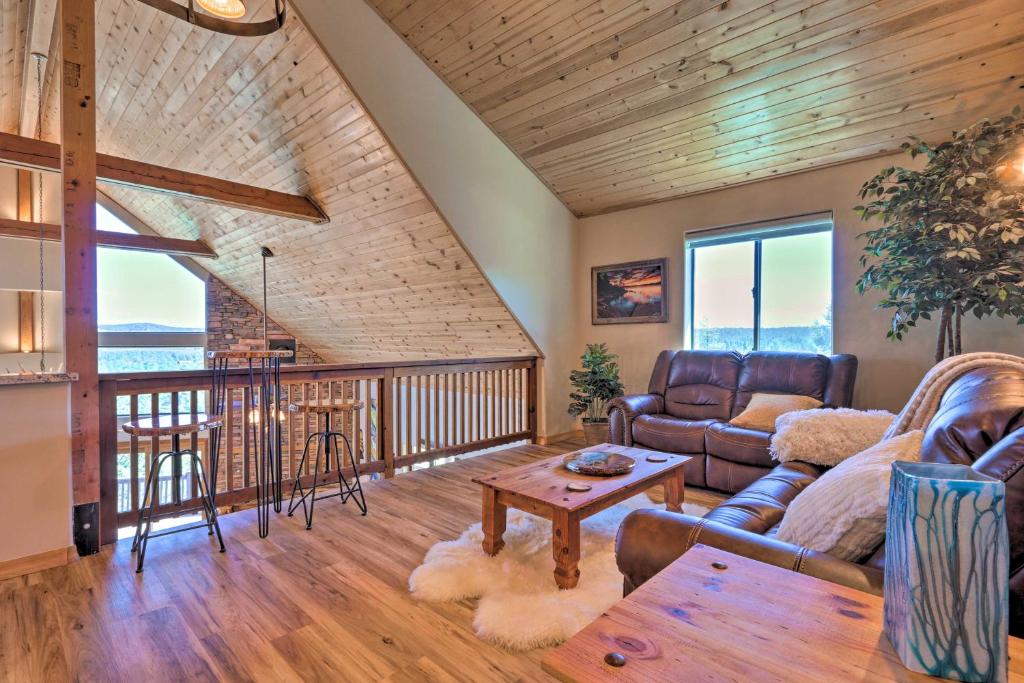 Rugged Rim Country Cabin with Luxury Interior! - image 2