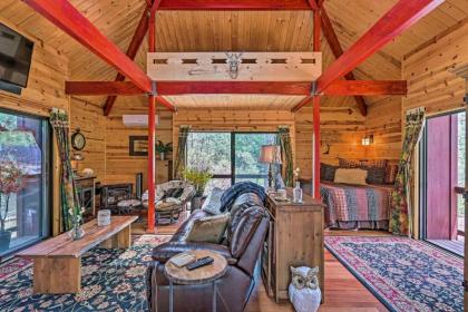 Strawberry and Pine Studio Cabin with Outdoor Oasis! - image 6